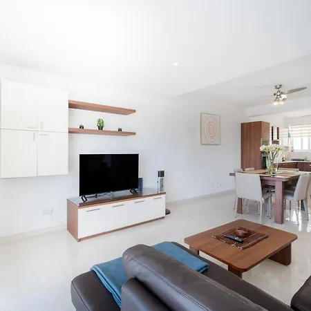 Seaview Rooftop, 3 Bed, 2 Bath Сasa de vacaciones *