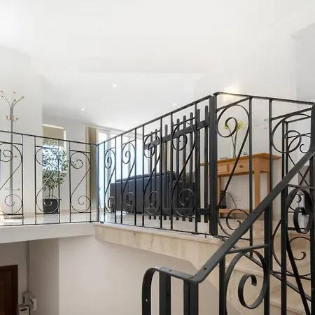 Seaview Rooftop, 3 Bed, 2 Bath Mellieħa