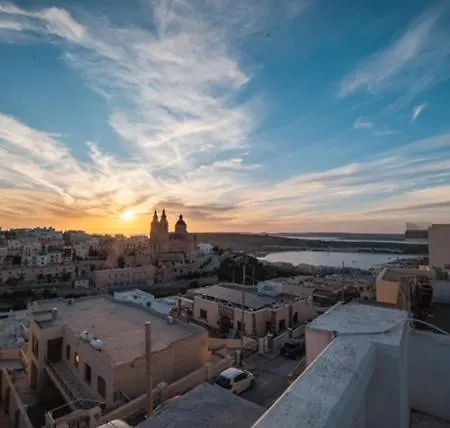 Seaview Rooftop, 3 Bed, 2 Bath Сasa de vacaciones *
