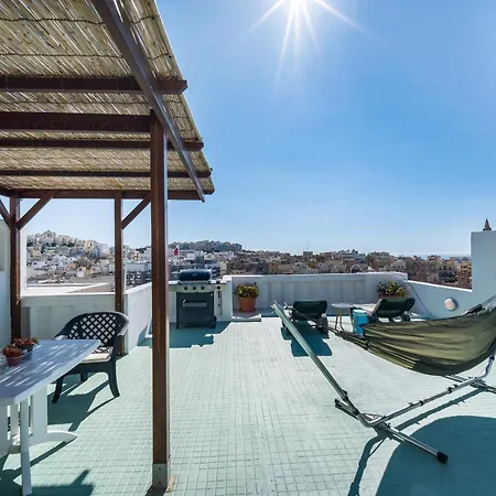 Seaview Rooftop, 3 Bed, 2 Bath * Mellieħa