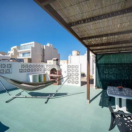 Seaview Rooftop, 3 Bed, 2 Bath Feriehus