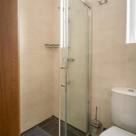 Seaview Rooftop, 3 Bed, 2 Bath