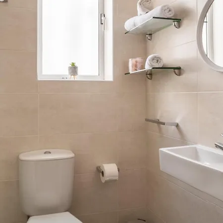 Seaview Rooftop, 3 Bed, 2 Bath Hébergement de vacances
